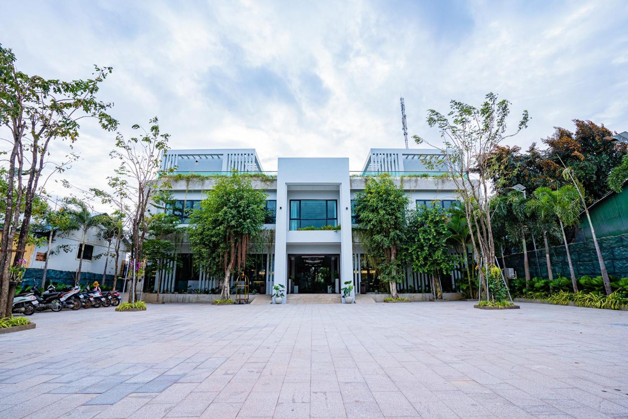 Rainforest Hotel By Nsun Kampot Exterior photo